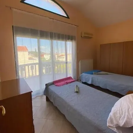 Lia's Nea Iraklitsa